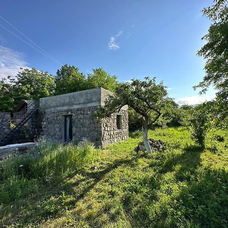 Zove Rural Cottage With Garden Views K'arashamb Exteriör bild
