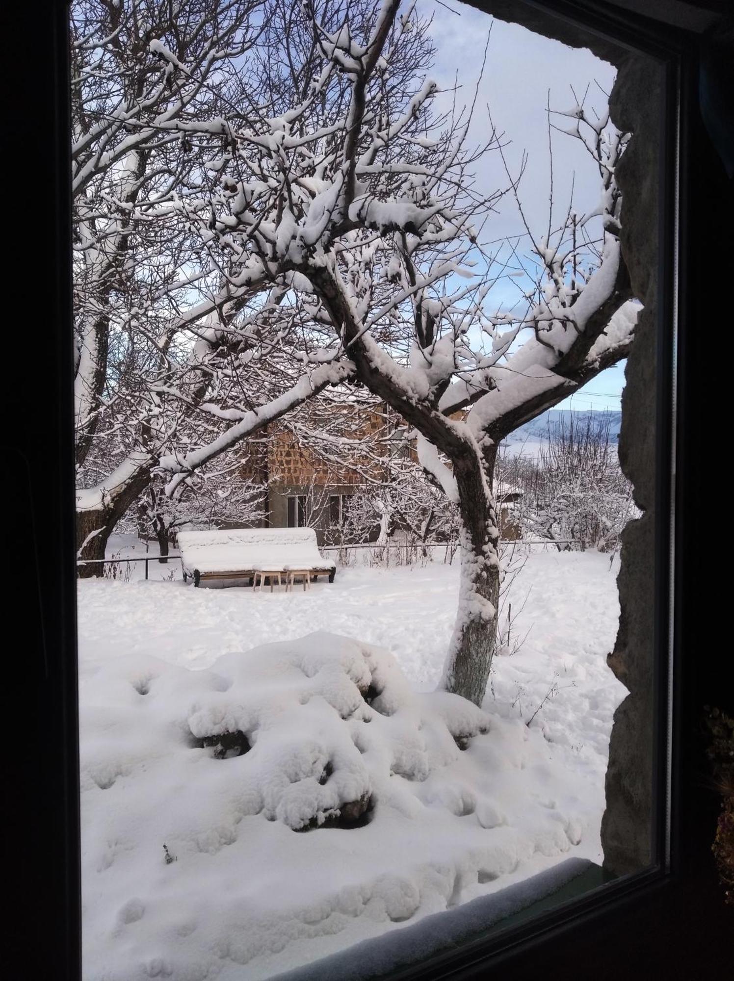 Zove Rural Cottage With Garden Views K'arashamb Exteriör bild