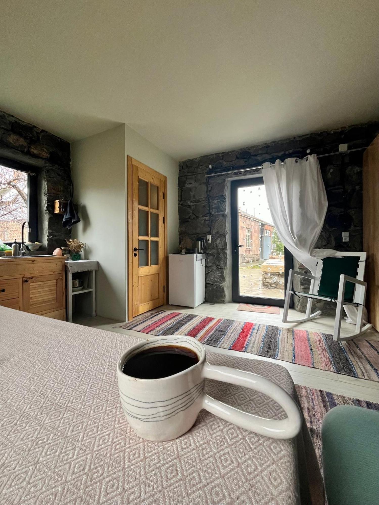 Zove Rural Cottage With Garden Views K'arashamb Exteriör bild