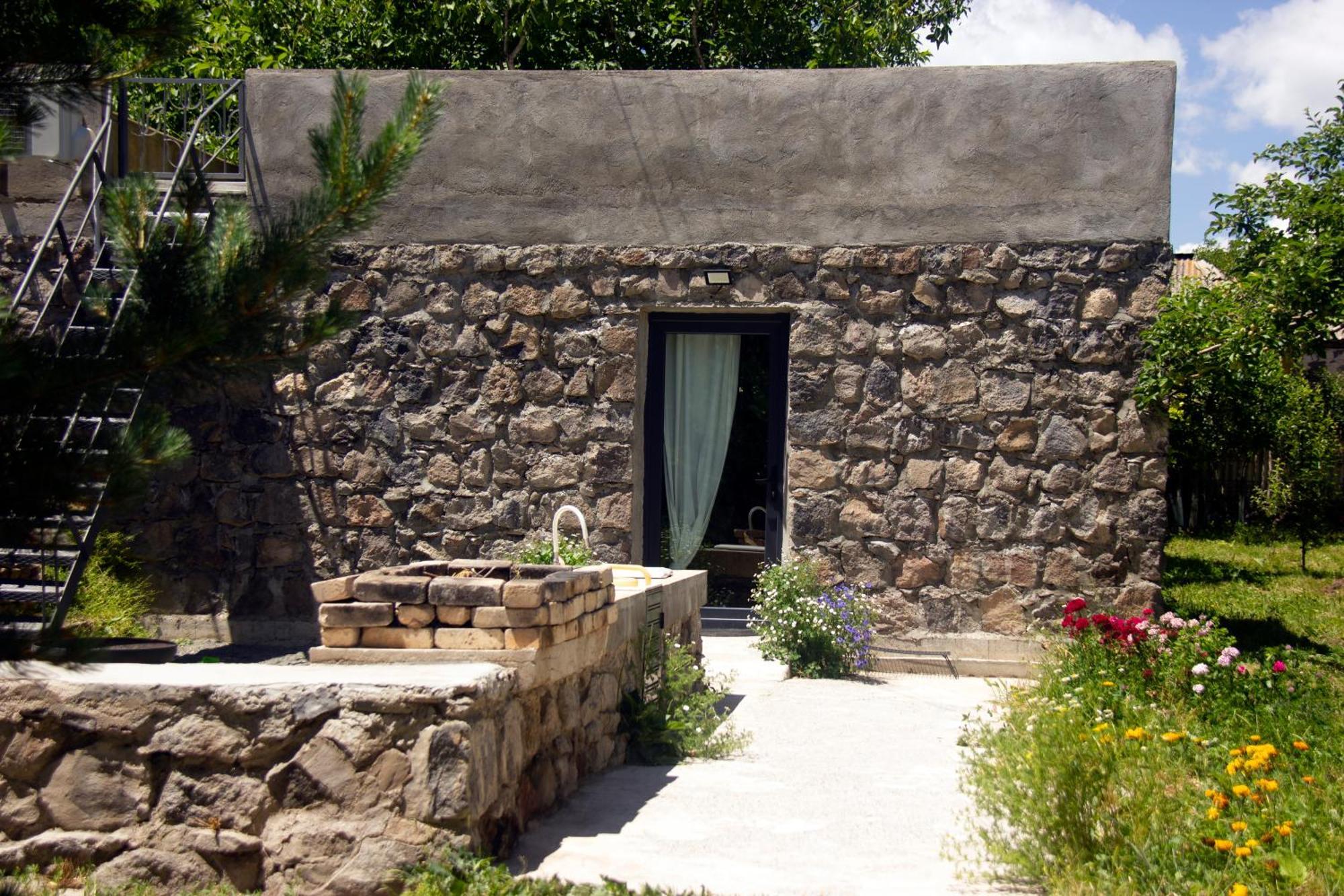 Zove Rural Cottage With Garden Views K'arashamb Exteriör bild