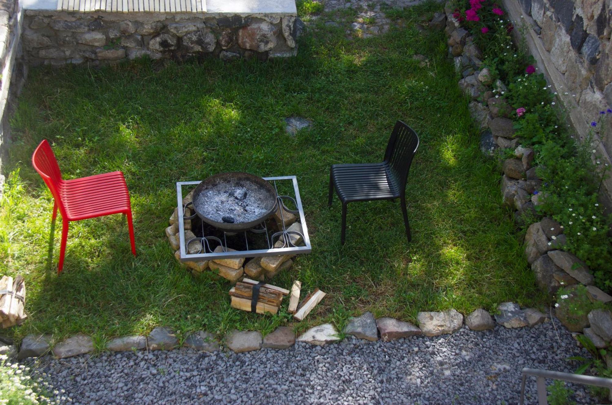 Zove Rural Cottage With Garden Views K'arashamb Exteriör bild